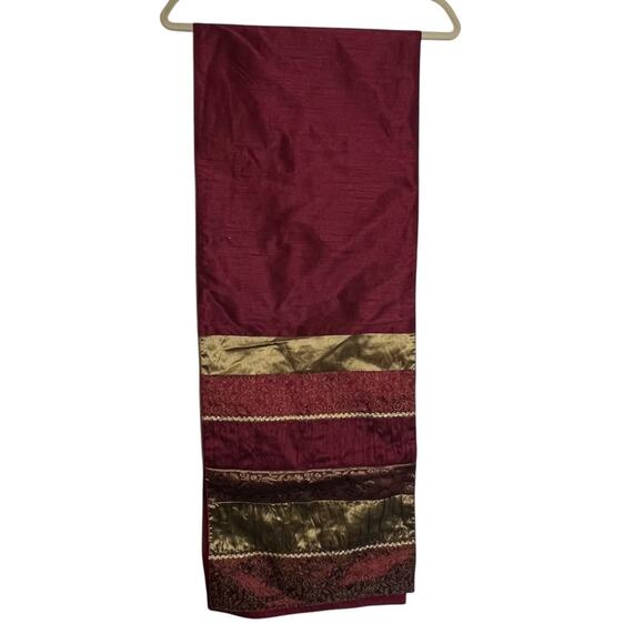 Elegant Christmas Table Runner 70" Burgundy Gold Embroidered Made in India - Picture 3 of 4